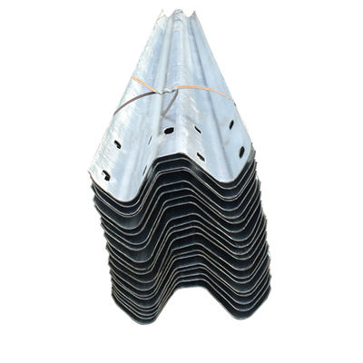 Q235 Q345 Barriera di collisione con travi ondulate Barriera galvanizzata per la sicurezza stradale