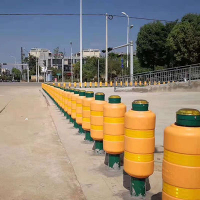 Q235 Q345 Materiale EVA Sicurezza stradale Barriera di rotazione anti-urto per la protezione del traffico