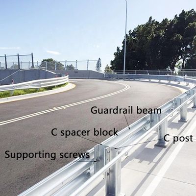 ISO9001 2008 Certificato Hot-Dip Galvanized Corrugated Beam Guardrail per autostrade sicure