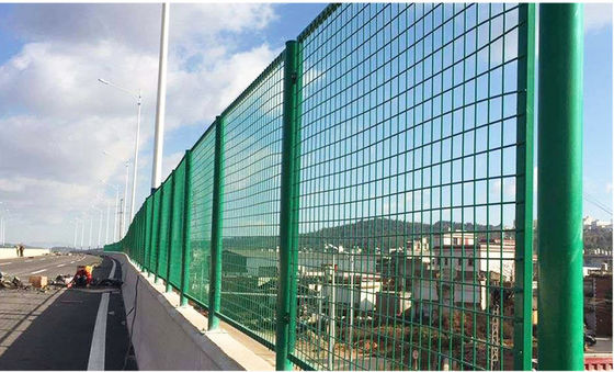 Recinzione a maglia metallica galvanizzata in polvere rivestita anti-abbagliamento per autostrade in acciaio inossidabile