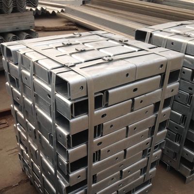 Autostrada Guardia Corrimano Spazzatore Canale Post AASHTO Standard Metallo Sicurezza stradale con materiale
