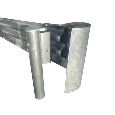 Ferrovia di protezione della barriera di sicurezza galvanizzata a caldo con fine bullnose personalizzato e ad alta velocità