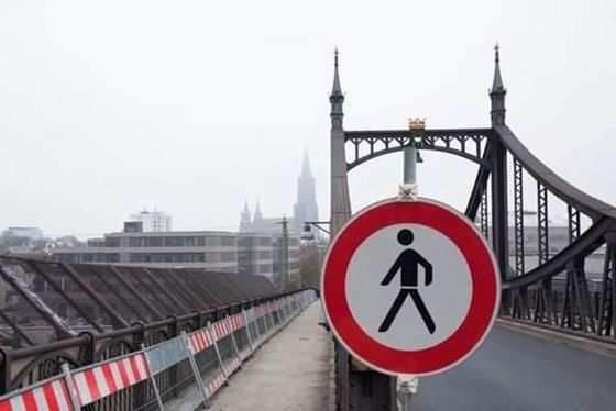 Sicurezza stradale Segnali stradali pedonali segnali stradali segnali stradali in acciaio