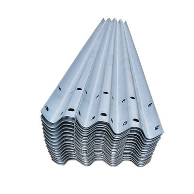 AASHTO M-180 standard W Beam Anti-collezione metallo guardrails Recinzione per la sicurezza stradale