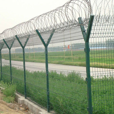 Recinzione di filo spinato galvanizzato e in polvere per la protezione del perimetro esterno