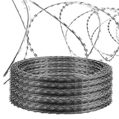 Rollo di recinzione esterna a filo spinato personalizzato con filo e maniglia rivestiti in PVC galvanizzato