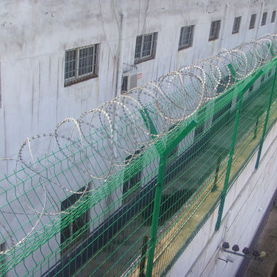 Recinzioni di filo spinato galvanizzate e in polvere per la sicurezza del perimetro esterno