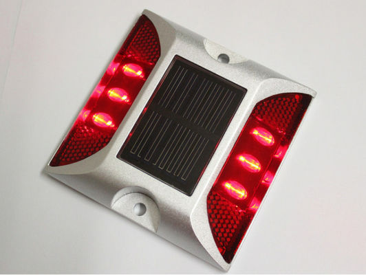Sicurezza stradale Cat Eye Aluminium Road Stud Solar con 104*123*23mm Dimensione e colore rosso