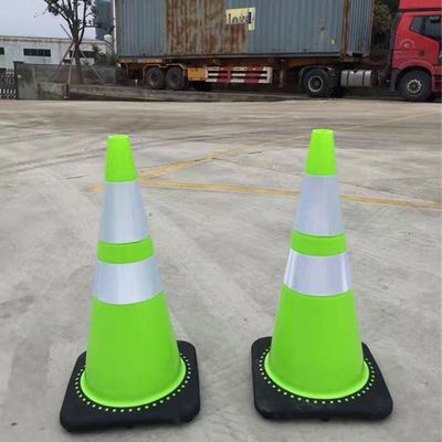 Coni di strada in plastica per la sicurezza del traffico autostradale in arancione accattivante