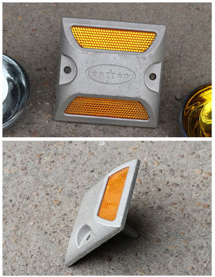 Alta resistenza Fuso di alluminio Cat Eye Road Stud per la sicurezza stradale in vetro