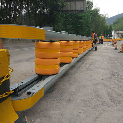 Barriera a rulli anti-corrosione in schiuma PU/EVA per autostrade con certificato ISO9001 2008