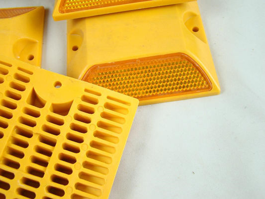 Marcatore stradale di plastica resistente Riflettore stradale di plastica con certificazione IP68