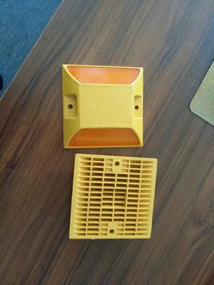 Marcatore stradale di plastica resistente Riflettore stradale di plastica con certificazione IP68