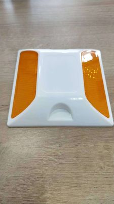 Marcatore stradale di plastica resistente Riflettore stradale di plastica con certificazione IP68
