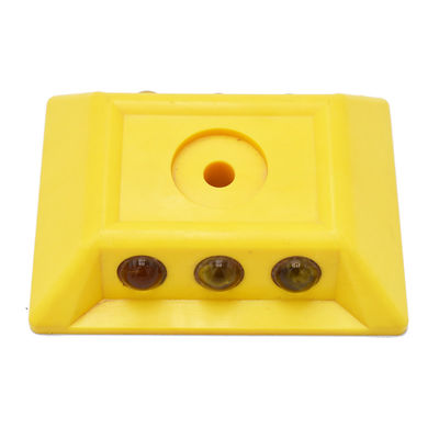 Marcatura stradale rossa di plastica quadrata