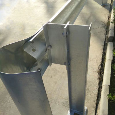 Sicurezza all'aperto di galvanizzazione a caldo W Beam Guardrail con H Steel Post e Spacer