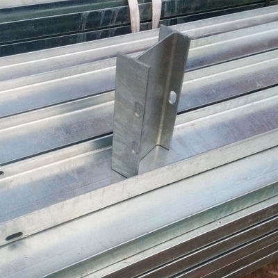 Sicurezza all'aperto di galvanizzazione a caldo W Beam Guardrail con H Steel Post e Spacer