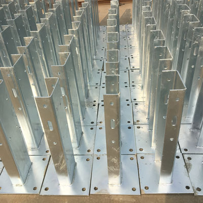 AASHTO M-180 Standard Roadway Safety Guardrail Flanche Post per una protezione efficace