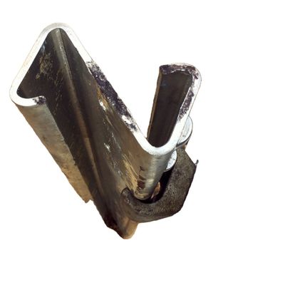 Corrimano di sicurezza per autostrade AASHTO M-180 Posture a forma di Z con materiale in acciaio inossidabile resistente