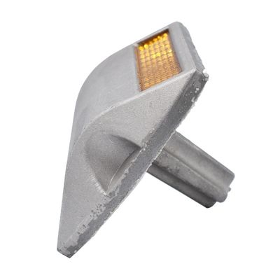 End G105 Giallo Cast Aluminum Square Road Stud per la sicurezza stradale 100*100*20mm Dimensione