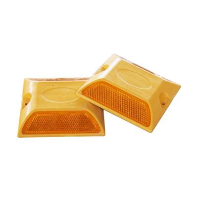 Sicurezza stradale Riflettore quadrato di plastica Road Stud con colore LED rosso Made
