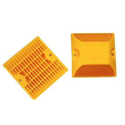 Sicurezza stradale Riflettore quadrato di plastica Road Stud con colore LED rosso Made