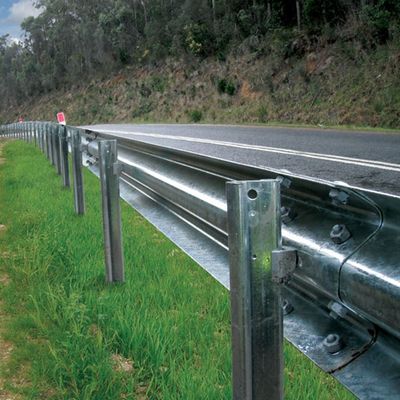 Posti e spaziatori H galvanizzati e rivestiti in polvere per l'installazione di corrimano AASHTO M-180