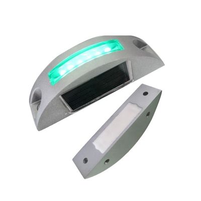 Lumi luminose solari a LED bianche visibili per la sicurezza stradale