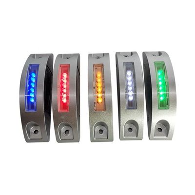 Lumi luminose solari a LED bianche visibili per la sicurezza stradale