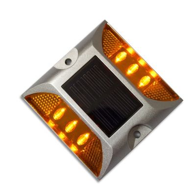 Marcatura stradale luce solare lampeggiante per la sicurezza stradale in rosso blu giallo bianco verde colore LED