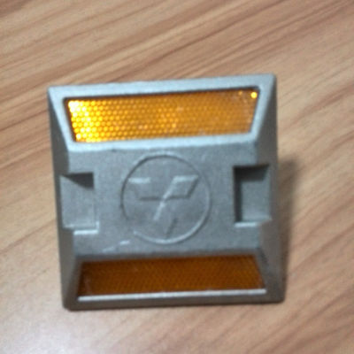 Marcatore LED quadrato riflettente in verde per la sicurezza stradale in vendita
