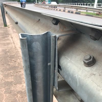 Galvanizzato Q235 SJ235R Acciaio Highway Guardrail Sigma Post con design personalizzato