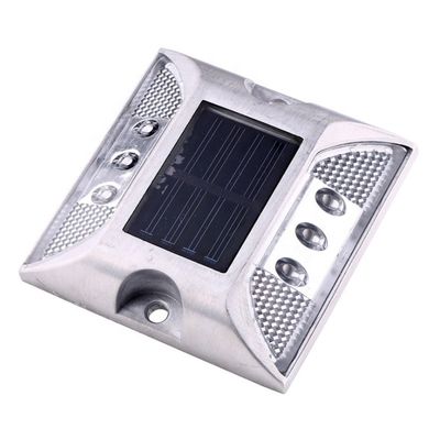 Segnale di avvertimento marchio di strada rosso LED Solar Cat Eye Road Stud per una maggiore sicurezza