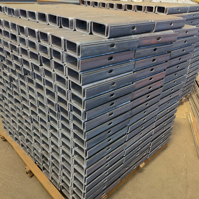 Alta resistenza W Beam Hot Dip Galvanized Steel Highway Guardrail Spacer per la sicurezza stradale