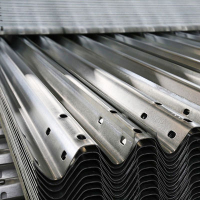 Barricata galvanizzata per autostrade con rivestimento in zinco AASHTO M180 certificata e personalizzata