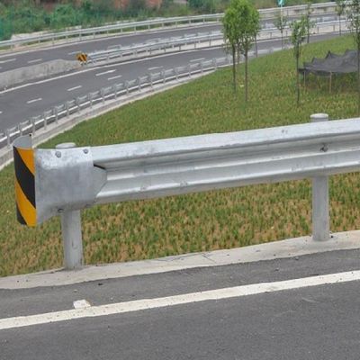 Q235 SJ235R Barriera galvanizzata per traffico in acciaio