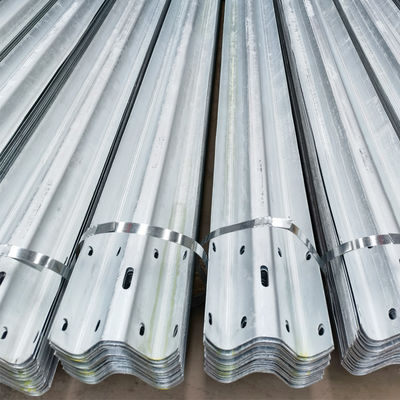 Galvanizzato Q235 Q345 W Righe ondulate di metallo per autostrade
