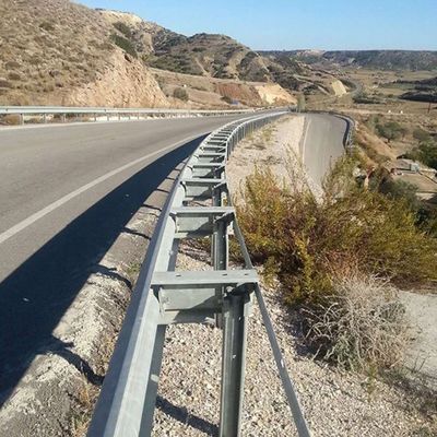 Percorso di sicurezza per autostrade galvanizzato a caldo 345