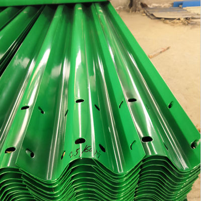 Q235 Cornice di sicurezza per autostrade in acciaio a colori personalizzati a traccia W per la protezione della sicurezza esterna