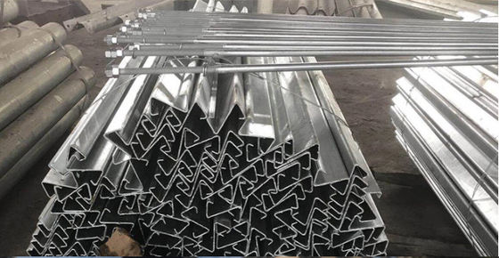 Ezy-Guard Smart Highway Guardrail Post Standard AASHTO M-180 per la sicurezza all'aperto