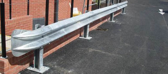 Anti-corrosione rivestito caldo immersione galvanizzato ondulato fine coda di pesce per la guardia stradale
