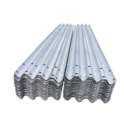 Post e spaziatore di corrimano galvanizzato a caldo e laminato a freddo per l'autostrada per lo standard AASHTO M-180
