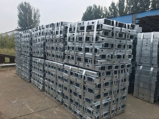 ISO9001 2000 Certificato Hot Dip Galvanizzato Zinc Steel Highway Guardrail Post e Spacer