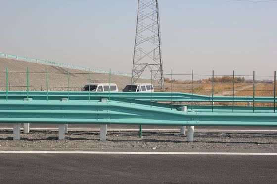 CE certificato zinco rivestito Q235 galvanizzato a caldo per autostrade corrimano di sicurezza di acciaio barriera di traffico