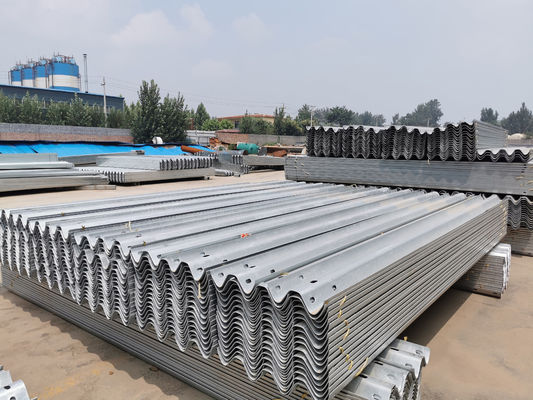 Dimensioni del corrimano stradale galvanizzato a trazione W/Tri-Beam