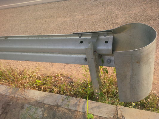 Dimensioni del corrimano stradale galvanizzato a trazione W/Tri-Beam
