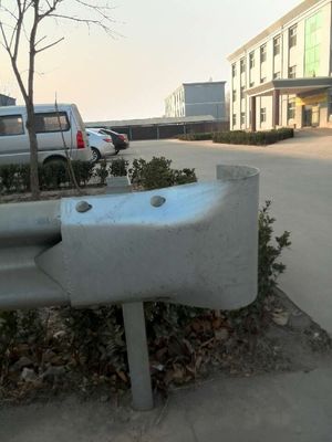 Per la sicurezza stradale, in vendita la ringhiera galvanizzata per autostrade