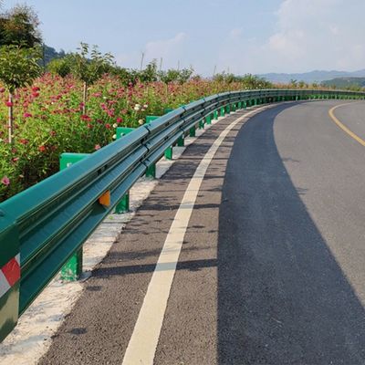Sicurezza del traffico stradale Barriera retta Barriera di protezione in acciaio galvanizzato a scarto