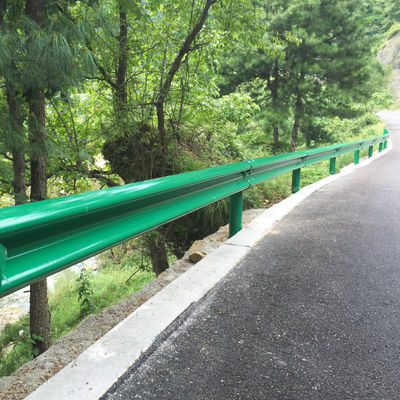 W Beam Plastic Highway Guardrail Crowd Control Barrier Fence per le esigenze del cliente