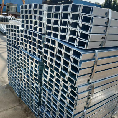 Anti-corrosione U Channel Post AASHTO Standard Steel Guardrail per la sicurezza del traffico